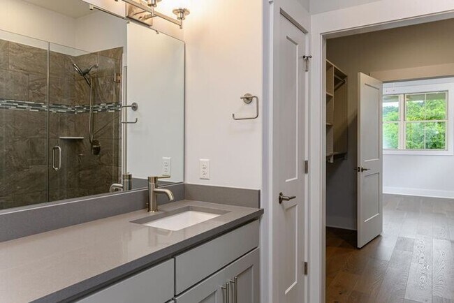 Building Photo - New Construction Rental-Asheville!