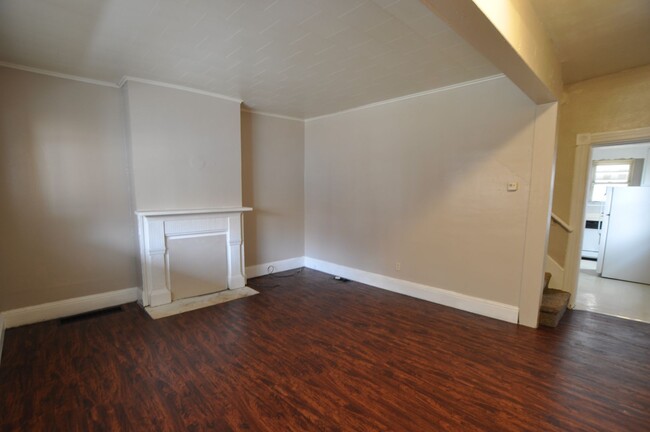 Building Photo - No Application Fee Section 8! Charming and...