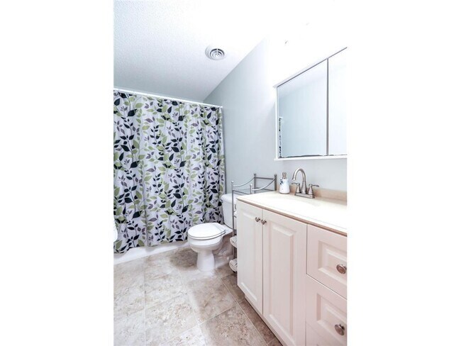 Building Photo - 11186 Woods Edge Ave