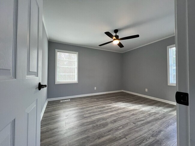 Building Photo - 2026 Bonus - Half Off One Month's Rent