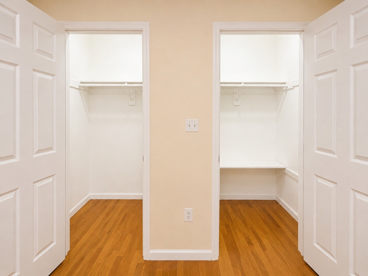 TWIN WALK-IN CLOSETS - 226 Bond St