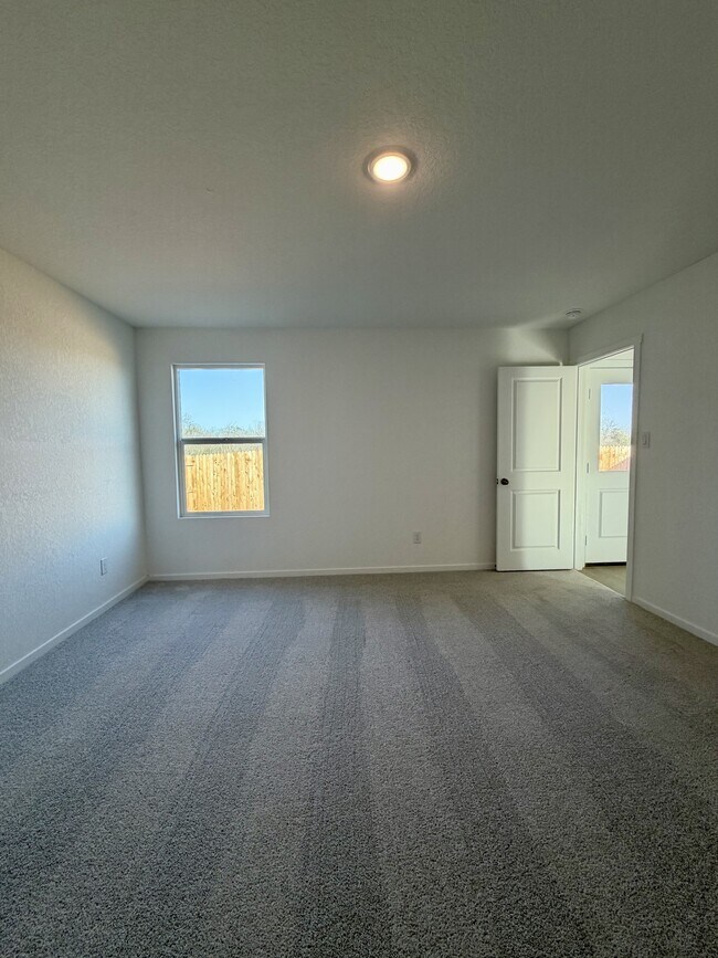 Building Photo - 14536 Azzurro Stone