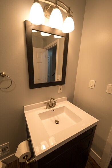 Building Photo - 4263 Eagle Crest Dr