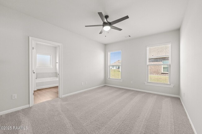 Building Photo - 207 Barnsley Dr