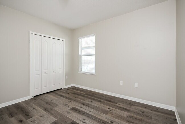 Building Photo - 3725 Ryegrass St