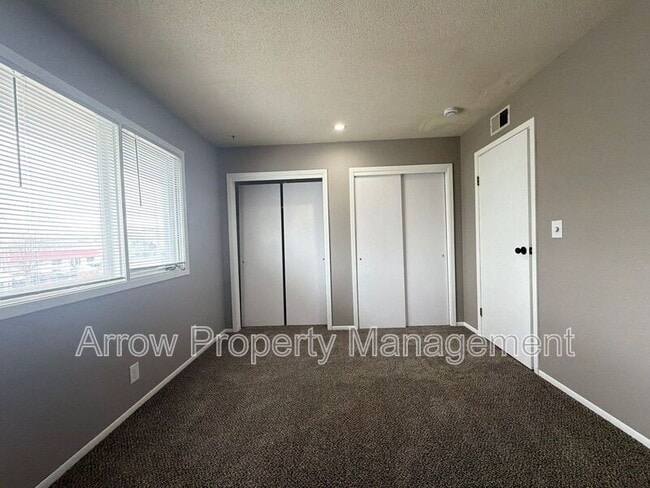 Building Photo - 2110 J St