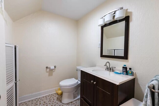 Building Photo - 208 Terrace Ave