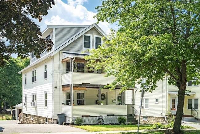 Building Photo - 103 White St