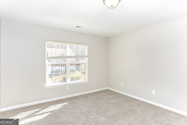 Building Photo - 5118 Upper Elm St