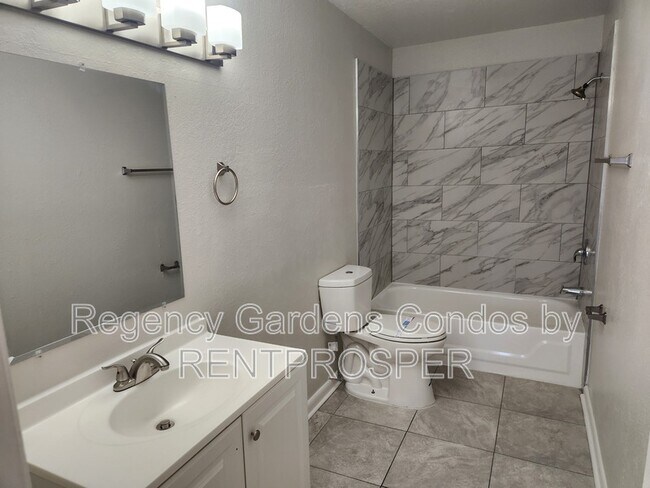 Building Photo - 4200 Thornbriar Ln