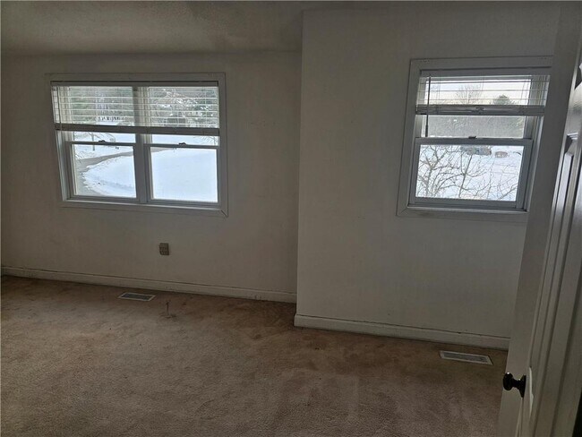 Building Photo - 37 Lawton Brook Ln