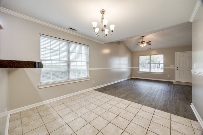 Building Photo - "Charming 2-Bed, 2-Bath Retreat in Fort Mill - 1,100 Sq Ft of Comfort!"