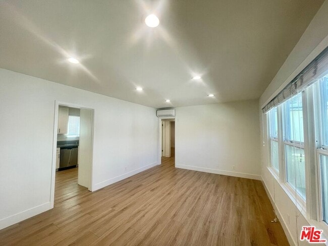 Building Photo - 4441 Tujunga Ave