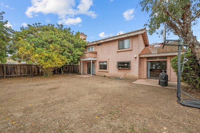 Building Photo - 5 bed/3.5 Bath House - Walk to SDSU!