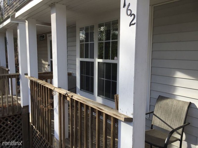 Primary Photo - 2 br, 1.5 bath Condo - 162 Oxbo Rd