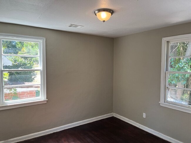 Building Photo - **UPCOMING**Total Electric 2 Bedroom / 1 B...