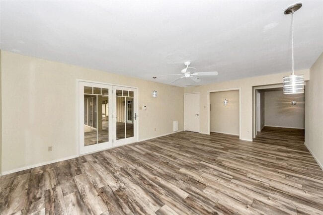 Building Photo - 26 Bounty Rd E