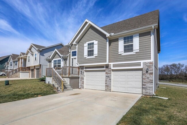 Building Photo - 707 Shane Ln