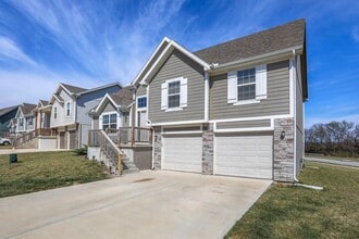 Building Photo - 707 Shane Ln