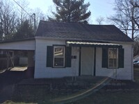 Building Photo - 3 bedrooms, 1 bath ranch house with big yard