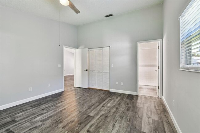 Building Photo - 331 Feather Tree Dr
