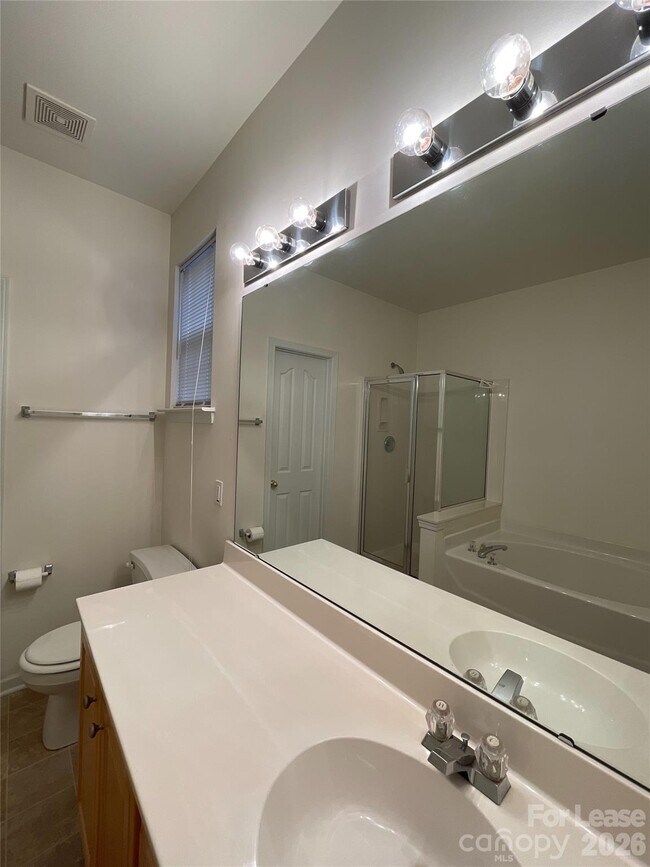 Building Photo - 9040 Holland Park Ln