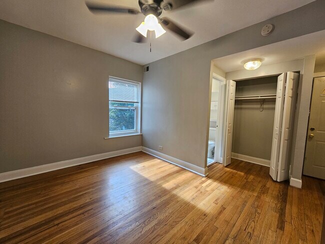 Building Photo - 4837 N Kimball Ave