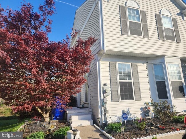 Building Photo - 16 Charles Ct