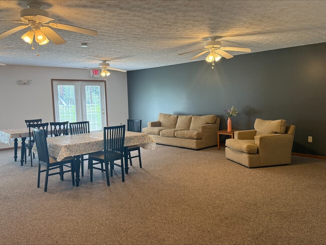 Community Room - Owensville Manor