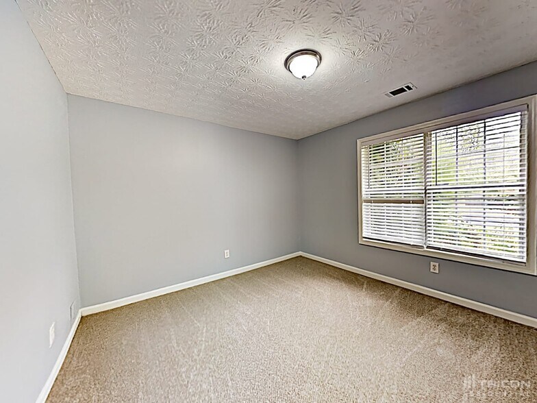 Building Photo - 309 Cattlemans Cir