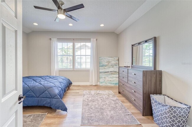 Building Photo - 5225 Brighton Shore Dr