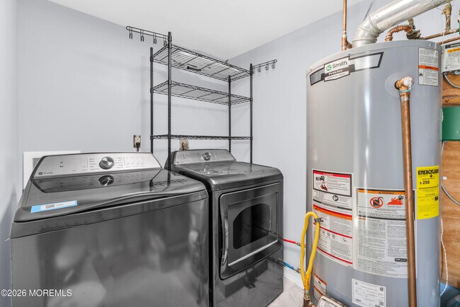 Building Photo - 2 Bedle Pl