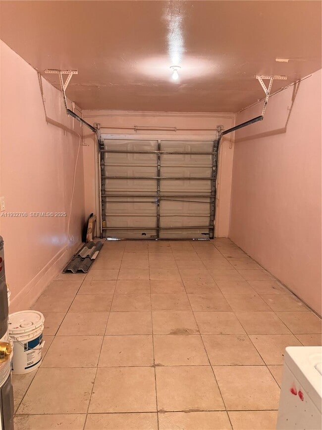 Building Photo - 3410 Java Plum Ave