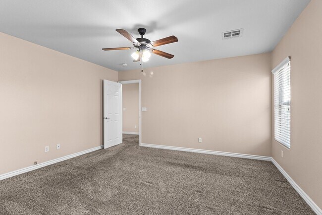 Building Photo - NW!! GATED!! Playground!!!Low maintenance ...