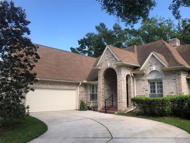 Primary Photo - 135 Lakeside Dr