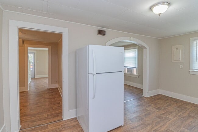 Building Photo - Spacious & Charming Home in Goldsboro - Excellent Wayne Memorial Drive Location!