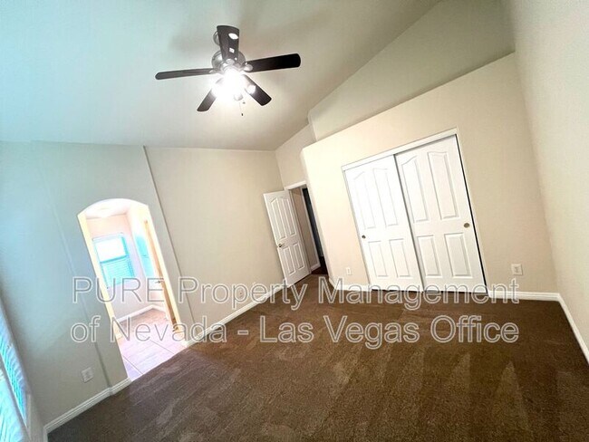 Building Photo - 8809 Horizon Wind Ave