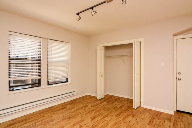 Building Photo - 2839 W Palmer St