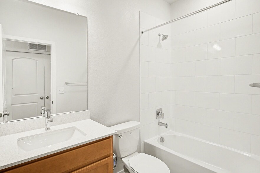 Building Photo - 6328 Deerfoot Dr