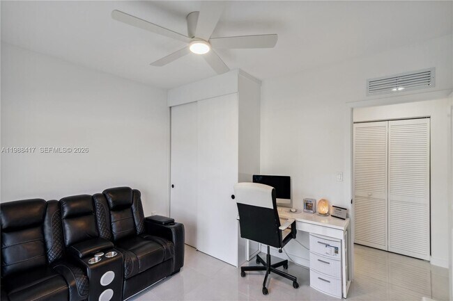 Building Photo - 1396 NW 3rd St