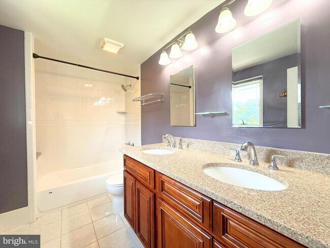 Building Photo - 11505 Alcinda Ln