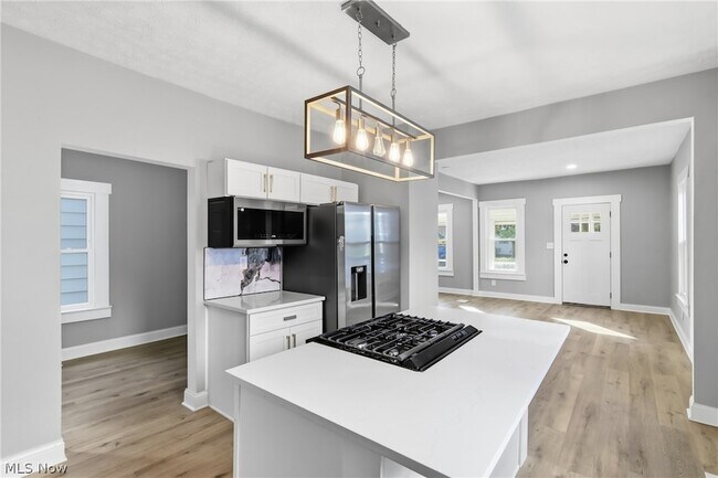 Building Photo - 12701 Plover St