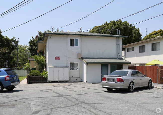 Building Photo - 4450 Overland Ave