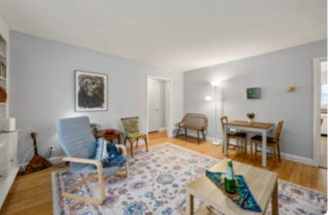 Building Photo - 5 Alton Ct