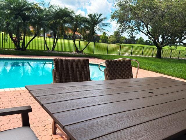 Building Photo - 8387 Ironhorse Ct
