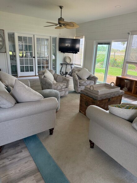 Building Photo - 320 Garden Grove Pky
