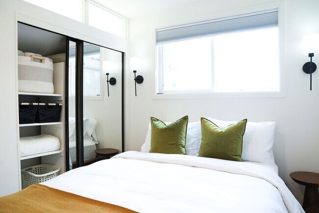 Building Photo - 1773 Torrance St