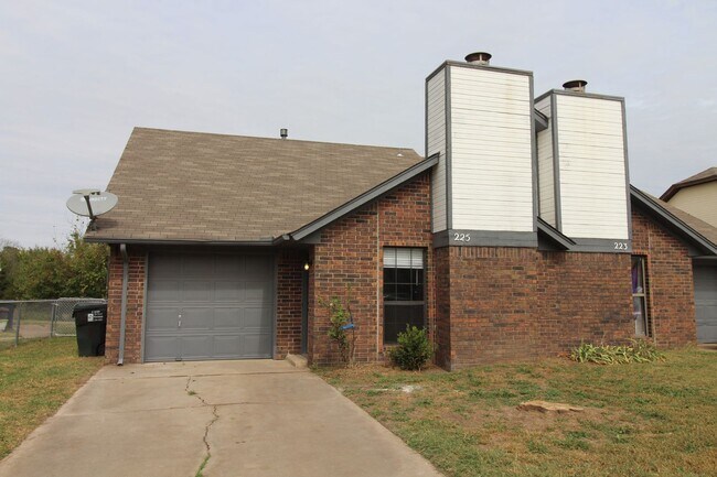 Primary Photo - 223-225 Skylark Ct