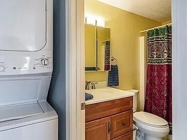 Building Photo - 8 9th St