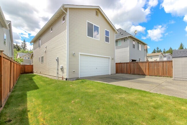 Building Photo - 1360 Sinclair Dr